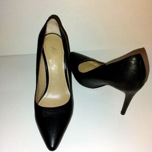 Kenneth Cole black stelletto size 6.5